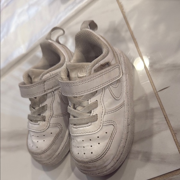 Nike White Sneakers with Velcro Straps and Breathable Design - Picture 1 of 3